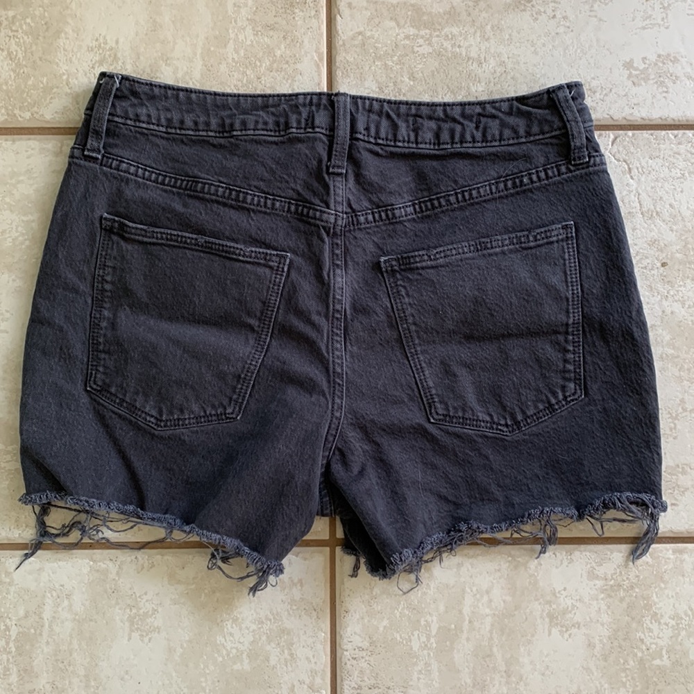 Universal Thread shorts - Picture 2 of 3
